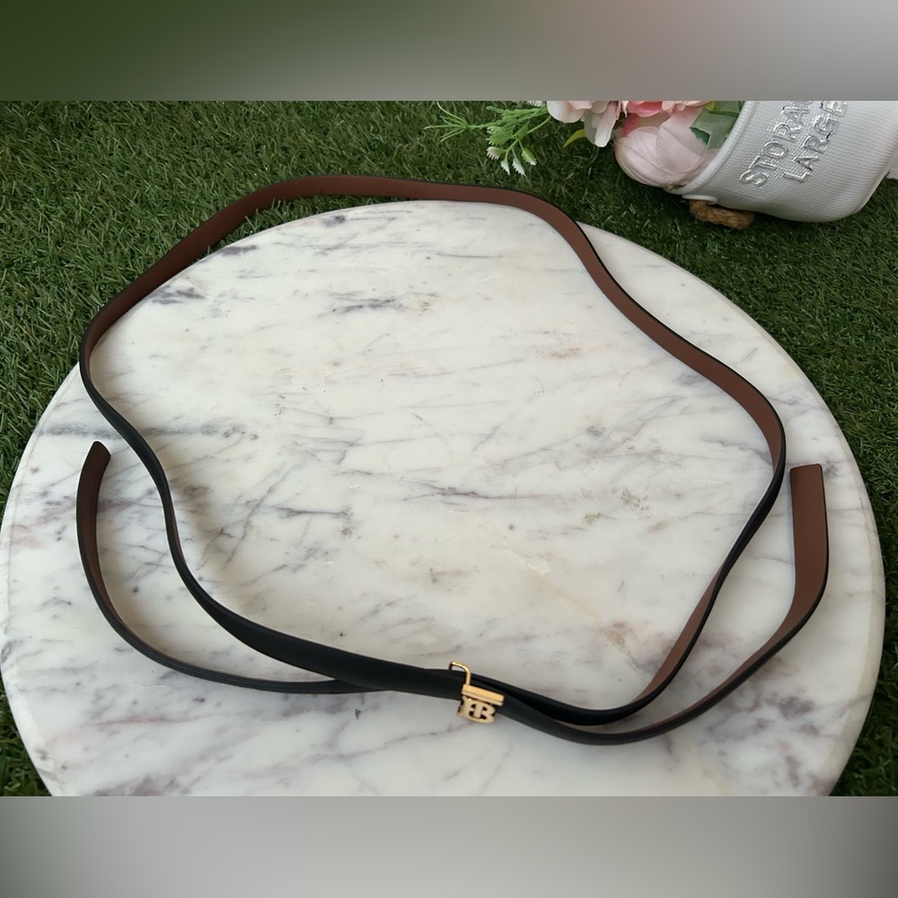 Burberry TB Reversible Leather
Belt Brown/ Black with Gold Burberry Logo Accent - Picture 12 of 16